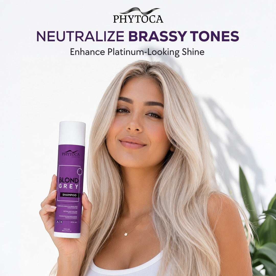 Mujer rubia sosteniendo champú Phytoca USA Blond Grey para neutralizar tonos amarillos y lograr un acabado platino