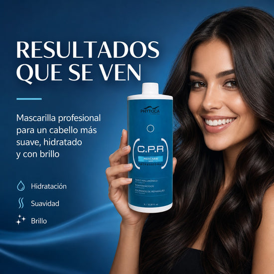 Mujer sonriente sosteniendo la mascarilla capilar profesional Phytoca USA CPR Hair Mask para hidratación y brillo