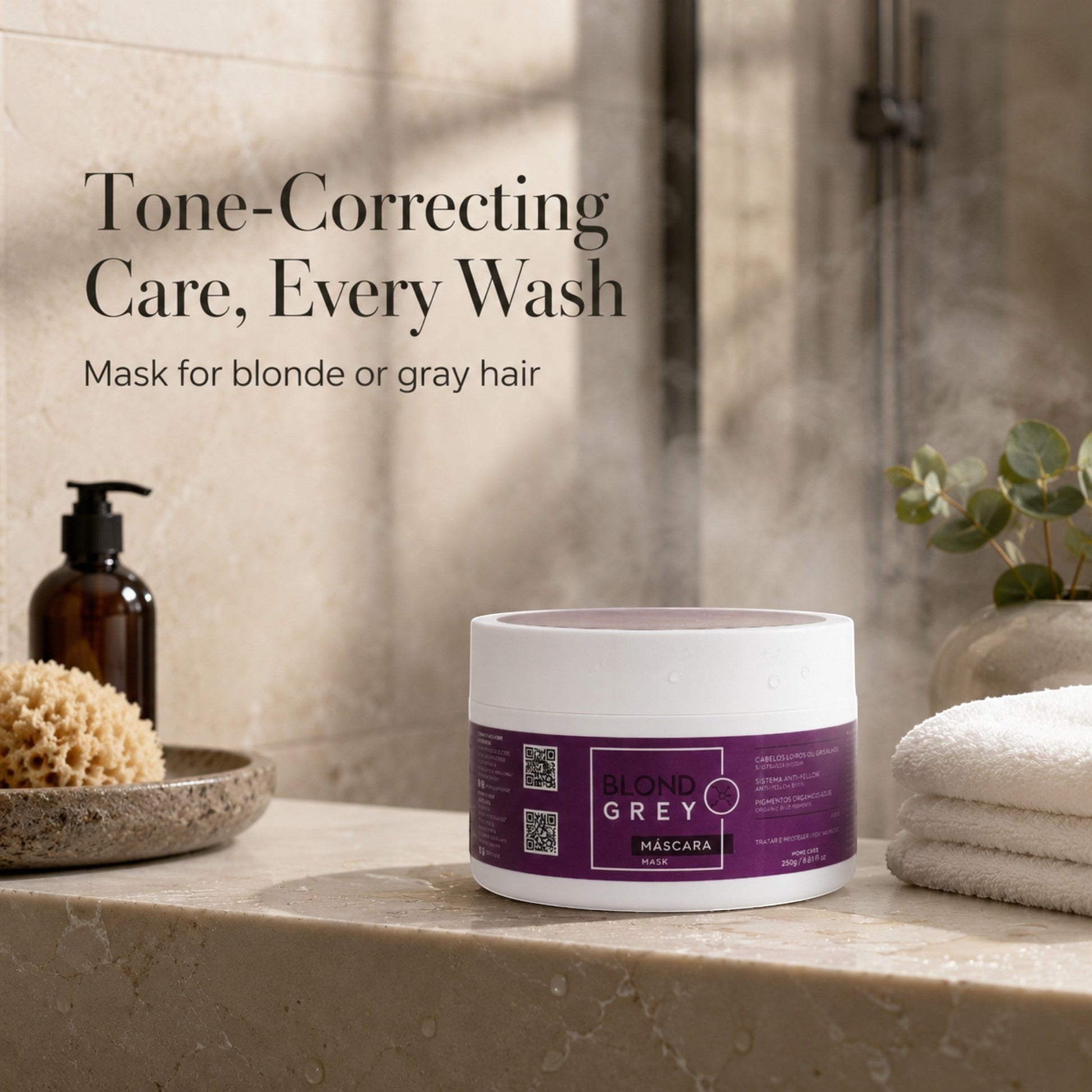 Mascarilla capilar Phytoca USA Blond Grey para cabellos rubios y grises en un baño con vapor y toalla blanca.