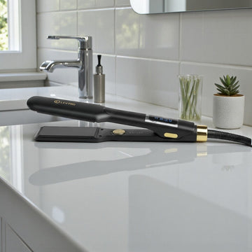 Plancha de pelo profesional Phytoca USA L.E.V de titanio negro con pantalla digital LED y diseño elegante