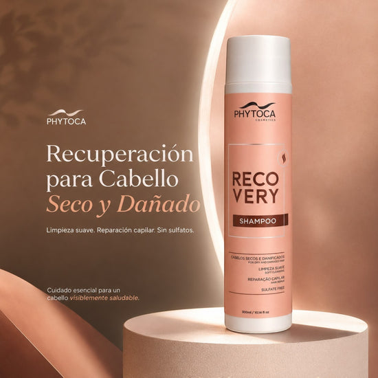 Champú Phytoca USA Recovery para cabello seco y dañado en envase rosa de 300 ml sobre pedestal circular