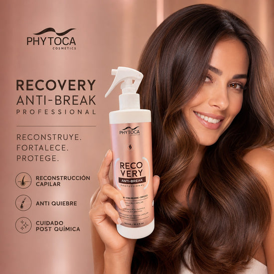 Mujer sonriente sosteniendo el tratamiento capilar Phytoca USA Recovery Anti-Break para reparar cabello dañado